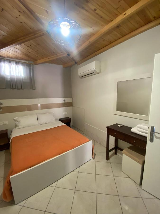 Paradosi Rooms Igoumenitsa Bagian luar foto