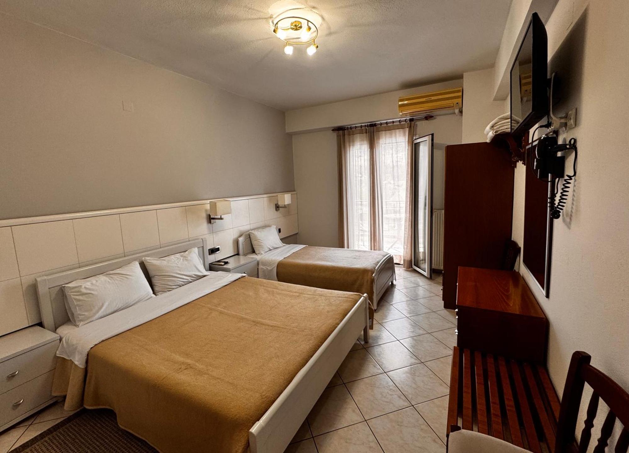 Paradosi Rooms Igoumenitsa Bagian luar foto