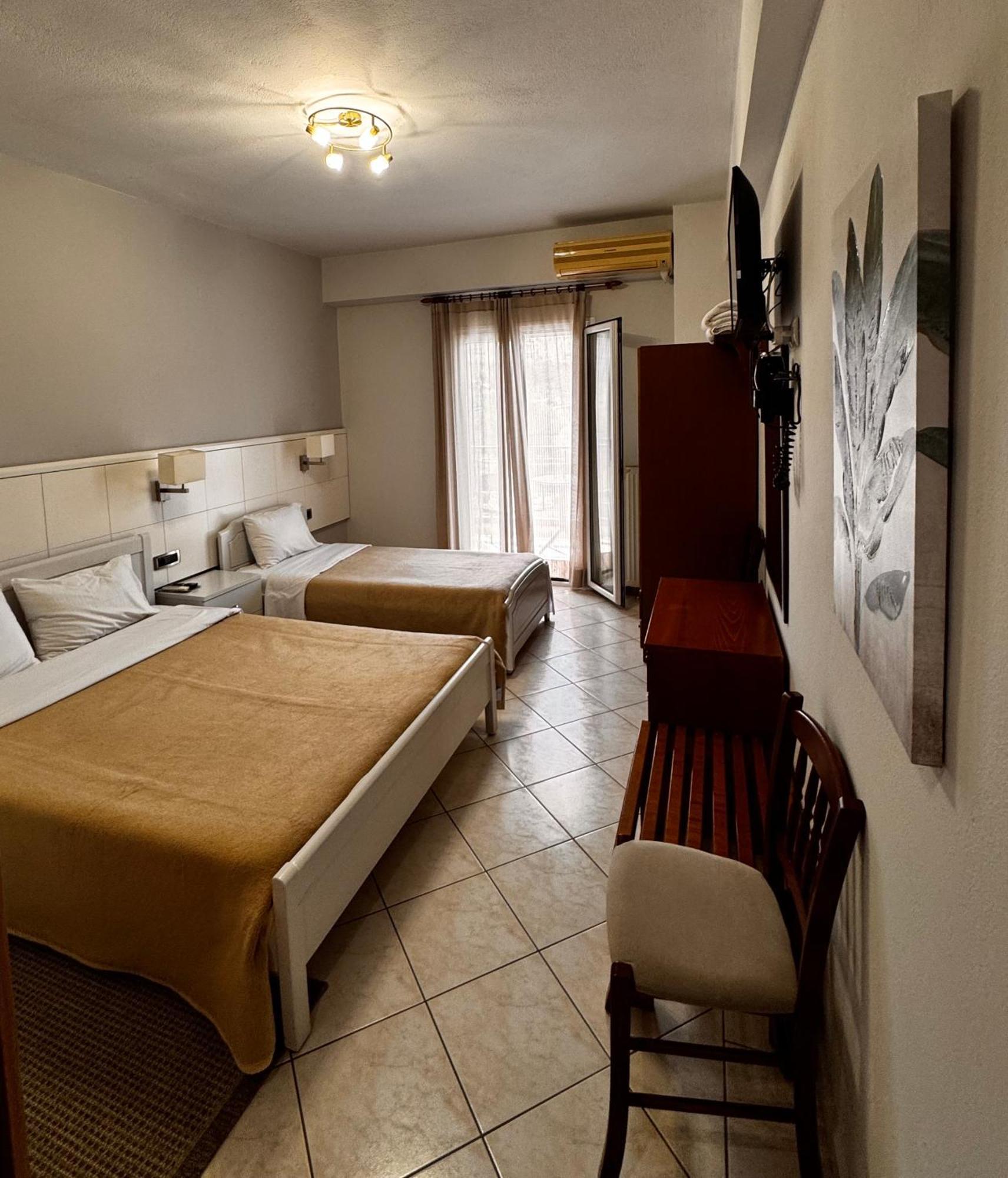 Paradosi Rooms Igoumenitsa Bagian luar foto