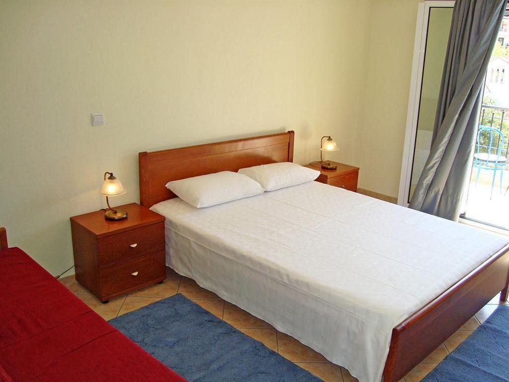 Paradosi Rooms Igoumenitsa Bagian luar foto
