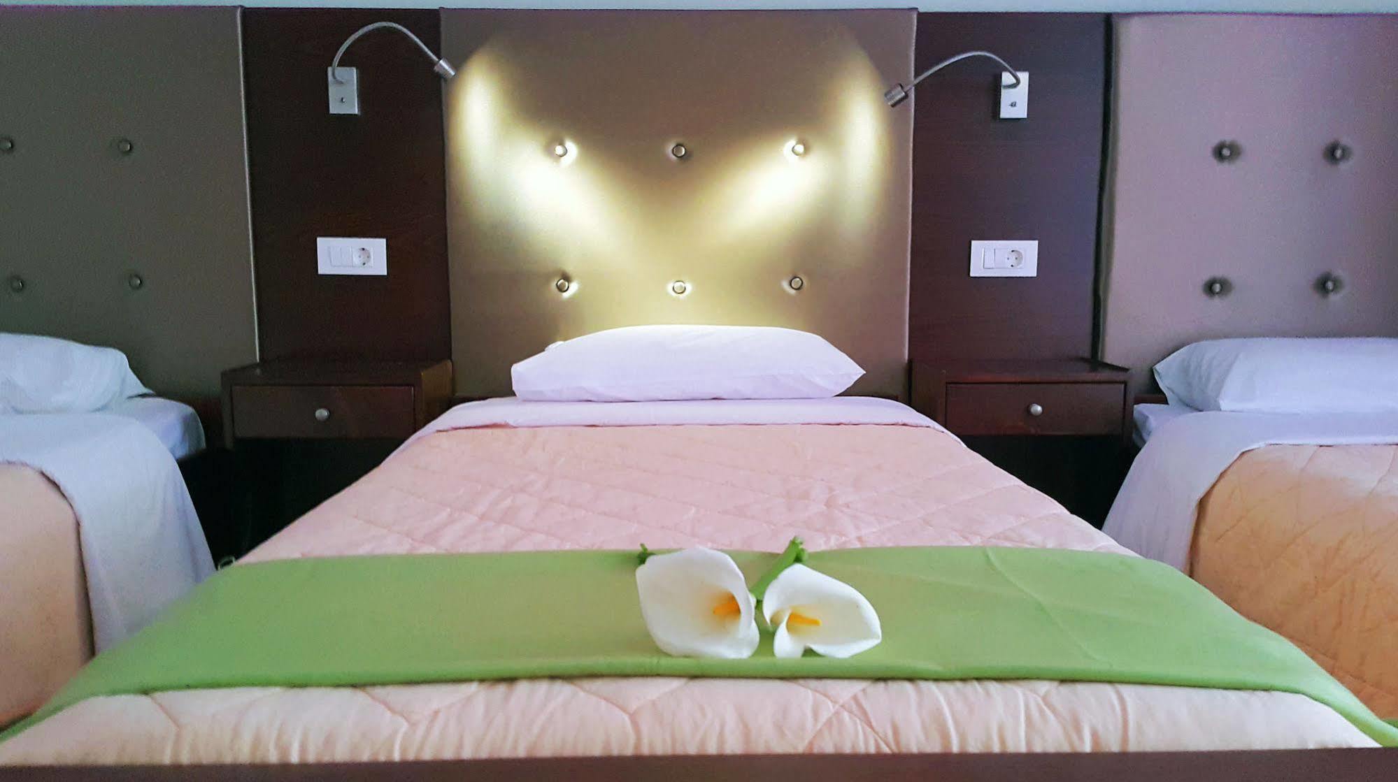 Paradosi Rooms Igoumenitsa Bagian luar foto